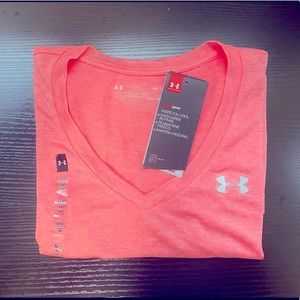 NWT Under Armour T-Shirt Medium